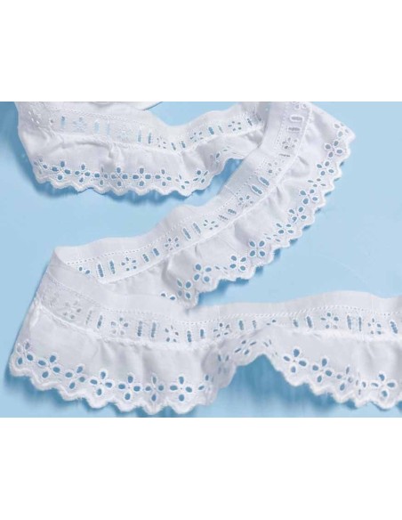 Bordado fruncido batista con pasacintas blanco (ancho 5 cms) "Danna"