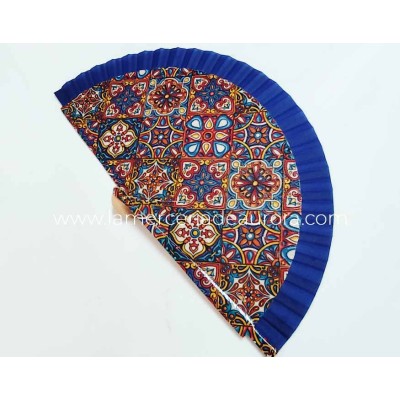 Abanico de madera "Azulejo repujado" de Cuatrogotas 2
