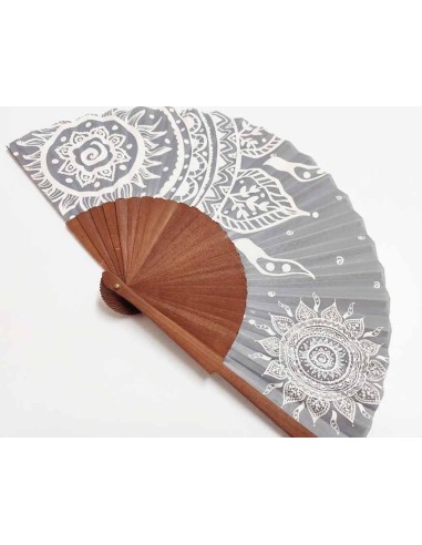 Abanico de madera y tela algodón "Mandalas gris" de Cuatrogotas - DETALLE