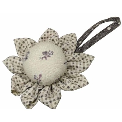 Alfiletero "Flor cuadros marfil y marrón" de N.Marcos