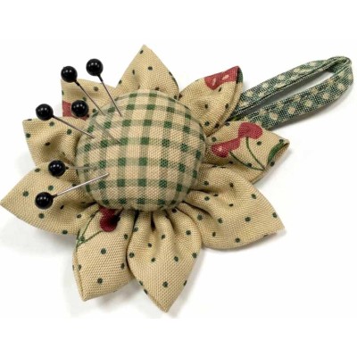 Alfiletero "Flor cuadros y topos beige y verde" de N.Marcos 2
