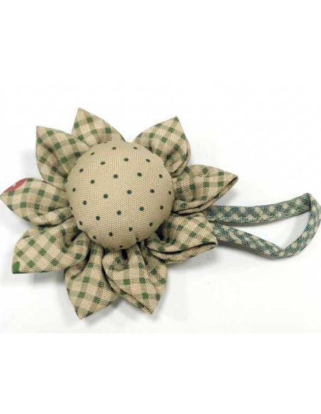 Alfiletero "Flor topos y cuadros beige y verde" de N.Marcos