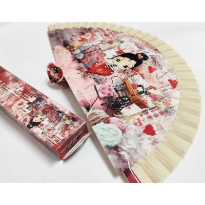 Abanico madera con caja "Taller de corazones" beige de Malamalaka 2
