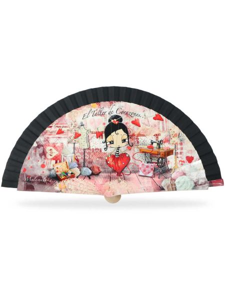 Abanico madera con caja "Taller de corazones" negro de Malamalaka
