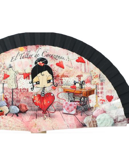 Abanico madera con caja "Taller de corazones" negro de Malamalaka